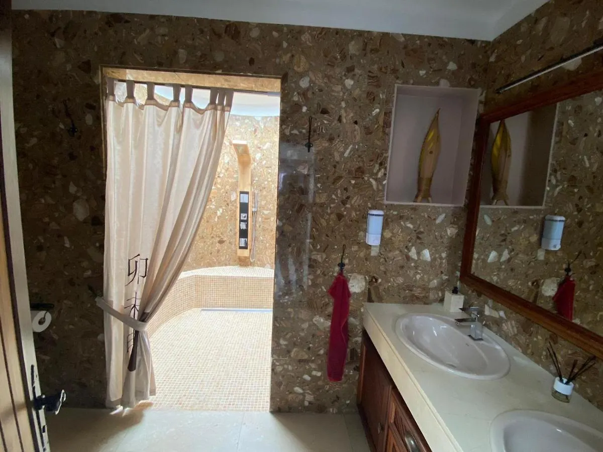 La Duomo Di Vulcano Villa Playa Honda  0*,  Spanyolország