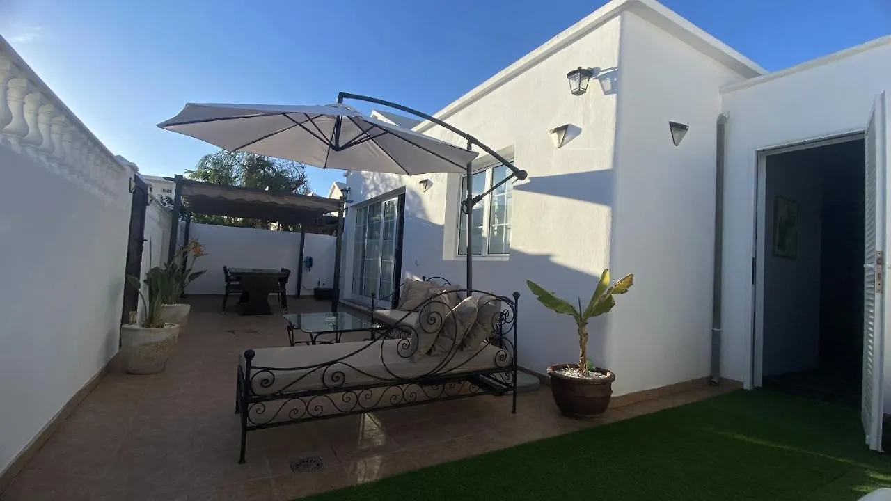 La Duomo Di Vulcano Villa Playa Honda  0*,  Spanyolország